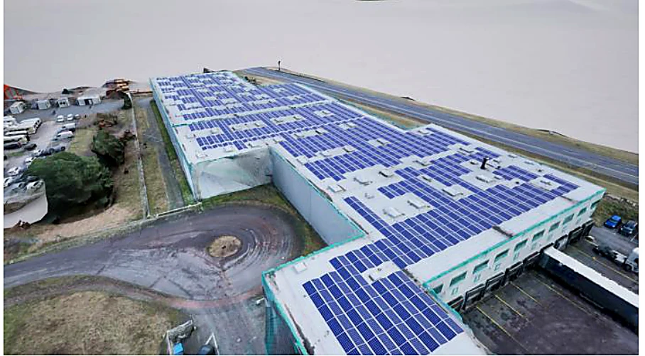 Photovoltaik auf Industriegebäuden – Ansicht 1